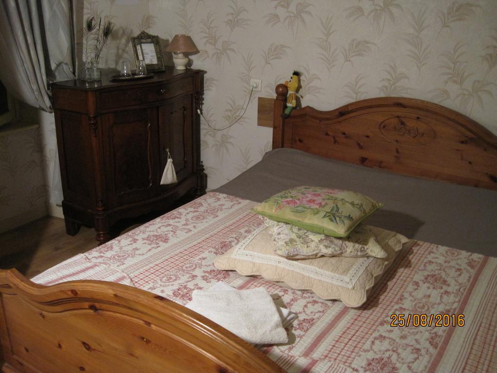 Hotel Le Commerce Neuville  Екстер'єр фото