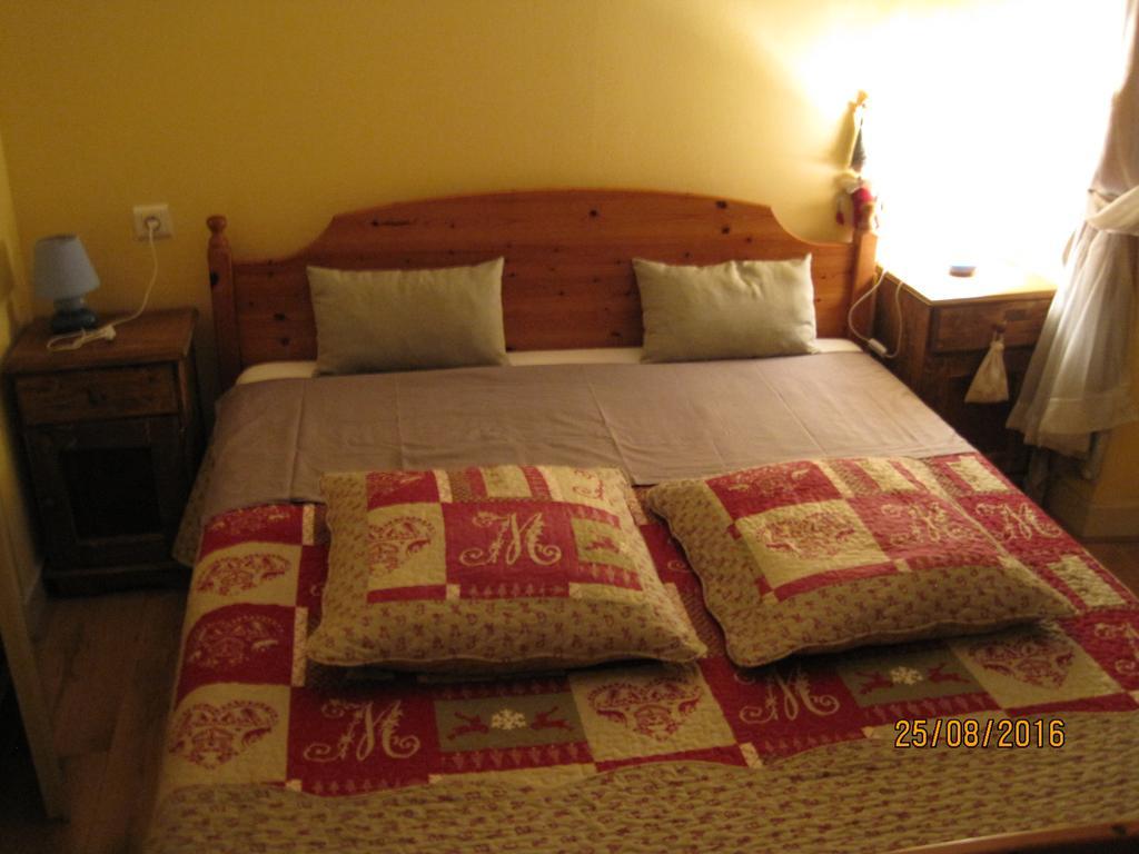 Hotel Le Commerce Neuville  Екстер'єр фото