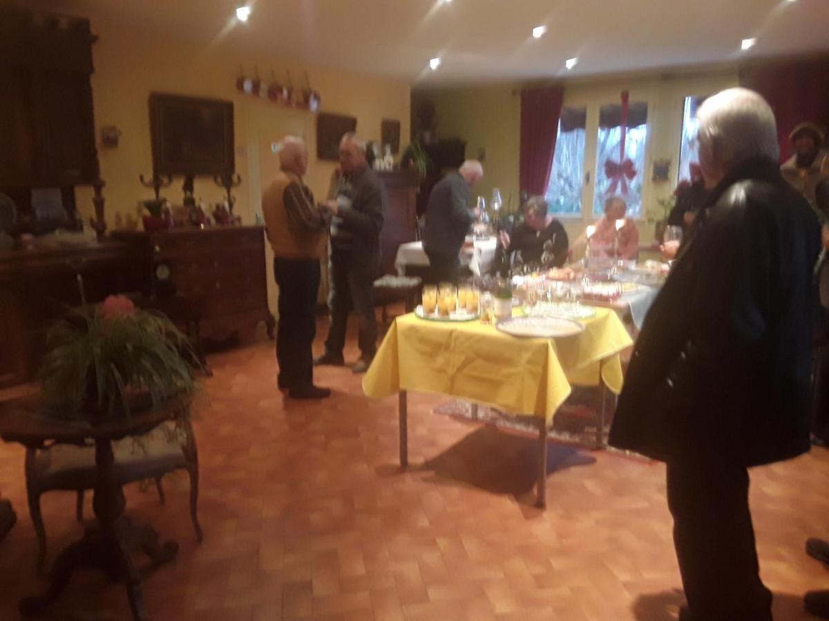 Hotel Le Commerce Neuville  Екстер'єр фото